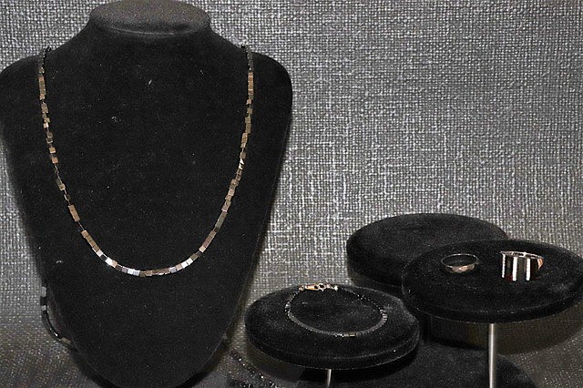<旧3②>全4点-以前の<旧3①>にヘマタイトリングが1点追加した変更内容
